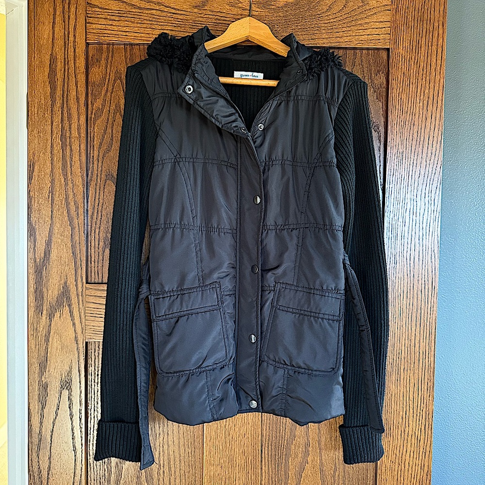 Grace and Lace - Black lightweight sweater jacket
Size: Medium